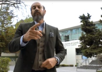 QUE SE ABRAN 100 FLORES Y COMPITAN 100 ESCUELAS DE PENSAMIENTO