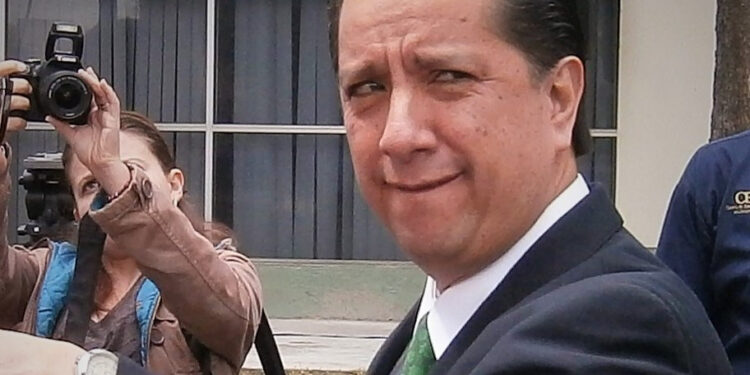 ¿Regalo en efectivo o tributo a un potro-dios universitario?