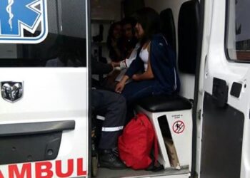 Se cae plafón en facultad de la UAEM y lesiona a estudiantes