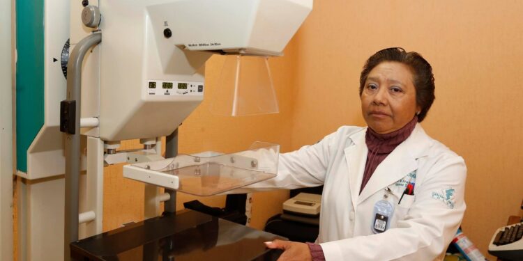 UAEM ofrece mastografías a mitad de costo