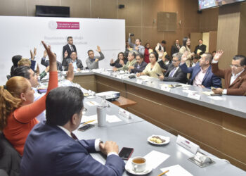 Incorporar el acoso laboral como causal de recisión de contrato, avalan comisiones