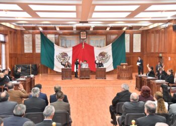 EN PERIODO EXTRAORDINARIO, LA LEGISLATURA DESIGNARÁ AUDITOR Y CONTRALOR