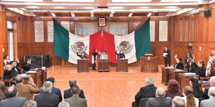 EN PERIODO EXTRAORDINARIO, LA LEGISLATURA DESIGNARÁ AUDITOR Y CONTRALOR