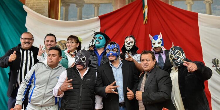 Habrá función de lucha libre en el carnaval de Santiago Tianguistenco