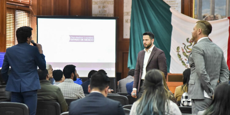 LLAMA ANUAR AZAR A JÓVENES A SER CONGRUENTES Y LEALES A SUS VALORES