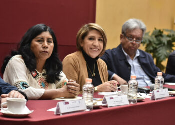 Presentan el libro Miradas contemporáneas de los pueblos originarios en México