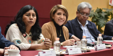 Presentan el libro Miradas contemporáneas de los pueblos originarios en México