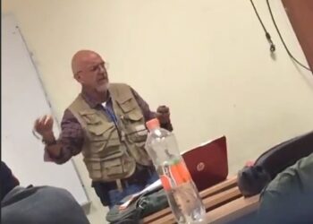 Por video viral y denuncias UAEM destituye a profesor de Prepa 1