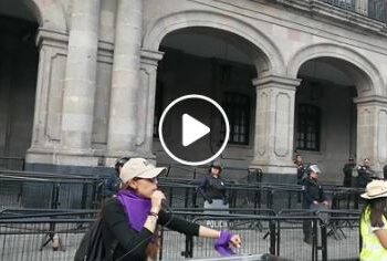 Estudiantes universitarias en #8MToluca (videos)