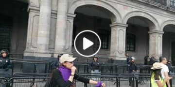 Estudiantes universitarias en #8MToluca (videos)