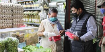 Vecinos de Texcoco recibieron cubrebocas