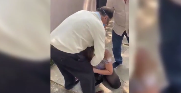 ¿En verdad una mujer merece ser violentada por casarse con ‘la persona equivocada’?