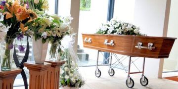 En plena pandemia se pasan de vivos con los familiares de los muertos