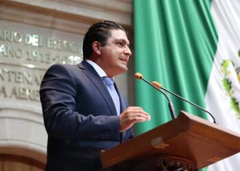 Diputado pide al GEM garantizar insumo y equipo médico en sistema de salud estatal