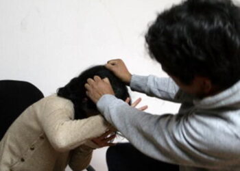 Buscan sanciones de hasta 10.5 años por violencia familiar en confinamiento