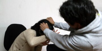 Buscan sanciones de hasta 10.5 años por violencia familiar en confinamiento