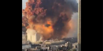 Videos de la explosión en almacén de pirotecnia Beirut, Líbano.