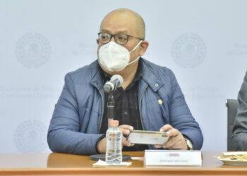 Que los derechos de la naturaleza estén al mismo nivel que los derechos humanos: Max Correa