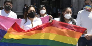 Hasta 3 años de prisión a quien obligue a otra persona a recibir terapias de conversión sexual