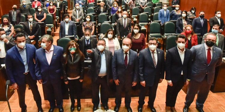 Victorino Barrios Dávalos es oficialmente el nuevo Contralor de la UAEM (video)