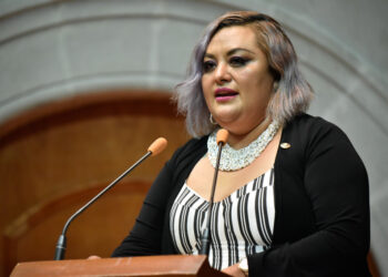 Hasta 2 años de prisión a quien agreda al personal médico