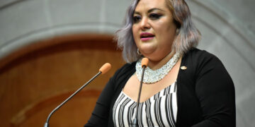 Hasta 2 años de prisión a quien agreda al personal médico