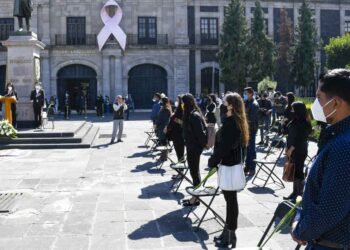 Presentan iniciativa para ampliar licencia de luto para servidores públicos