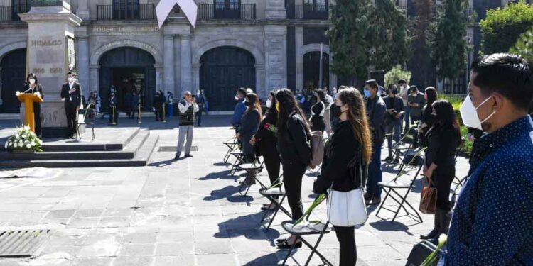 Presentan iniciativa para ampliar licencia de luto para servidores públicos