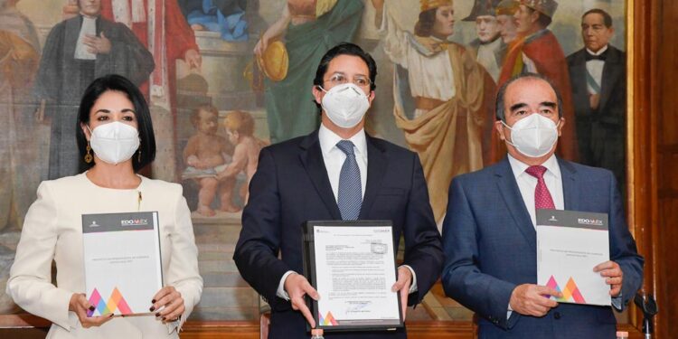 Reciben diputadas y diputados locales el proyecto de Paquete Fiscal 2021