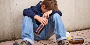 Piden cárcel para quien venda alcohol a personas menores en Edomex