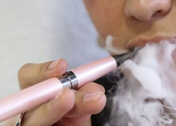 Cerca de limitarse el uso de vapeadores o cigarros electrónicos en Edomex