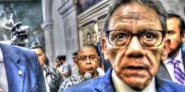 Ya no sabemos que hacer, ni a quien dirigirnos: Estudiantes de la FacMed