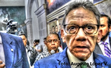 Ya no sabemos que hacer, ni a quien dirigirnos: Estudiantes de la FacMed