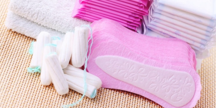 Buscan que se den productos de gestión menstrual gratuitos en escuelas