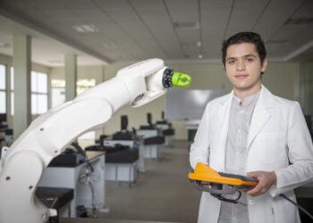 Acatzin Benítez, estudiante de UAEM, será astronauta análogo