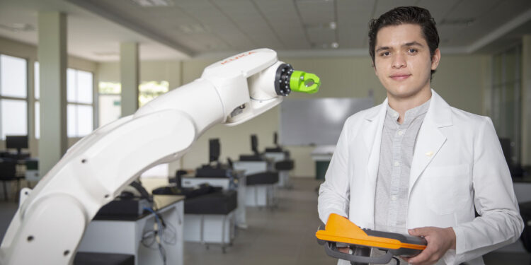 Acatzin Benítez, estudiante de UAEM, será astronauta análogo