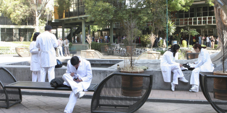 Obtiene Facultad de Medicina de UAEM registro de Comité de Ética de Investigación