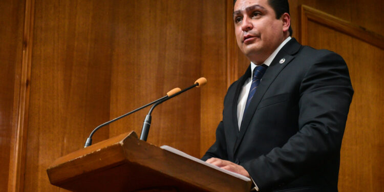 Plantean penas de prisión por acaparar productos de primera necesidad