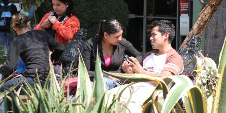 Fundamental dialogar sobre salud sexual con las juventudes