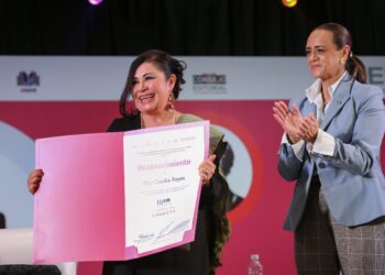 Reconoce la UAEM trayectoria cultural de Flor Cecilia Reyes