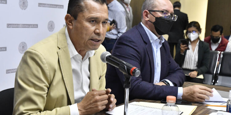 Analizan elevar penas por inducir a menores a delinquir