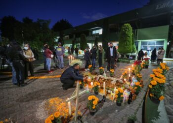 Ante la pandemia, ofrendas de Día de Muertos se convirtieron en la expresión de los mexicanos para despedir a sus difuntos