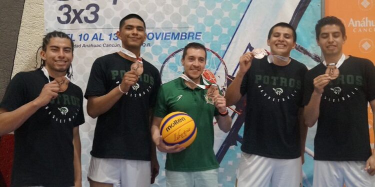 Equipo de basquetbol obtiene bronce en Campeonato Nacional