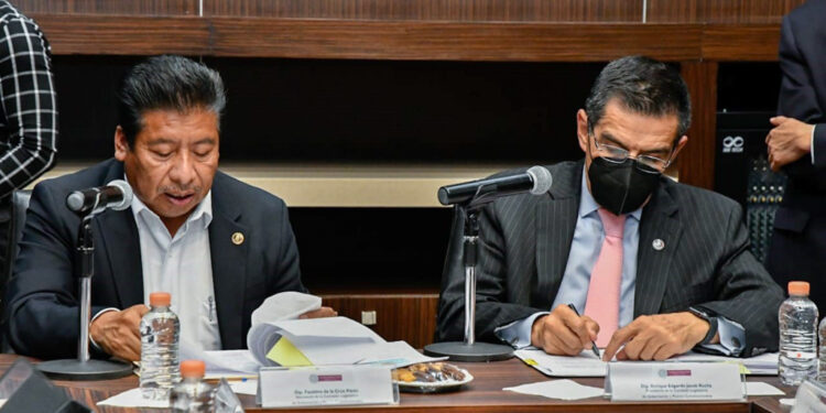 Avanza reforma para aumentar días de trabajo del Congreso estatal