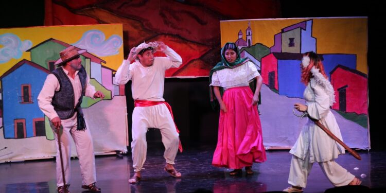 ¡Tercera llamada! Regresan pastorelas a teatros de la UAEM