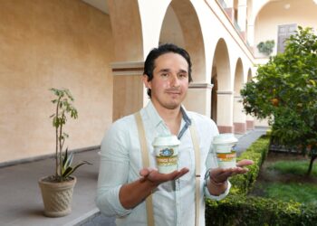 Egresado de la UAEM emprende con hongos comestibles y medicinales