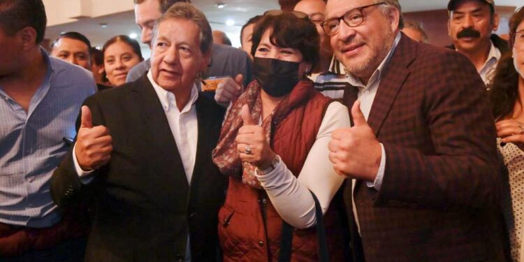 y Delfina