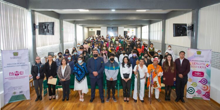 Actualmente la UAEMéx cuenta con más de 2000 estudiantes de bachillerato a posgrado que hablan una lengua indígena.