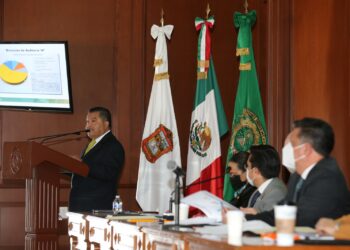 colabora permanentemente