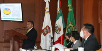 colabora permanentemente